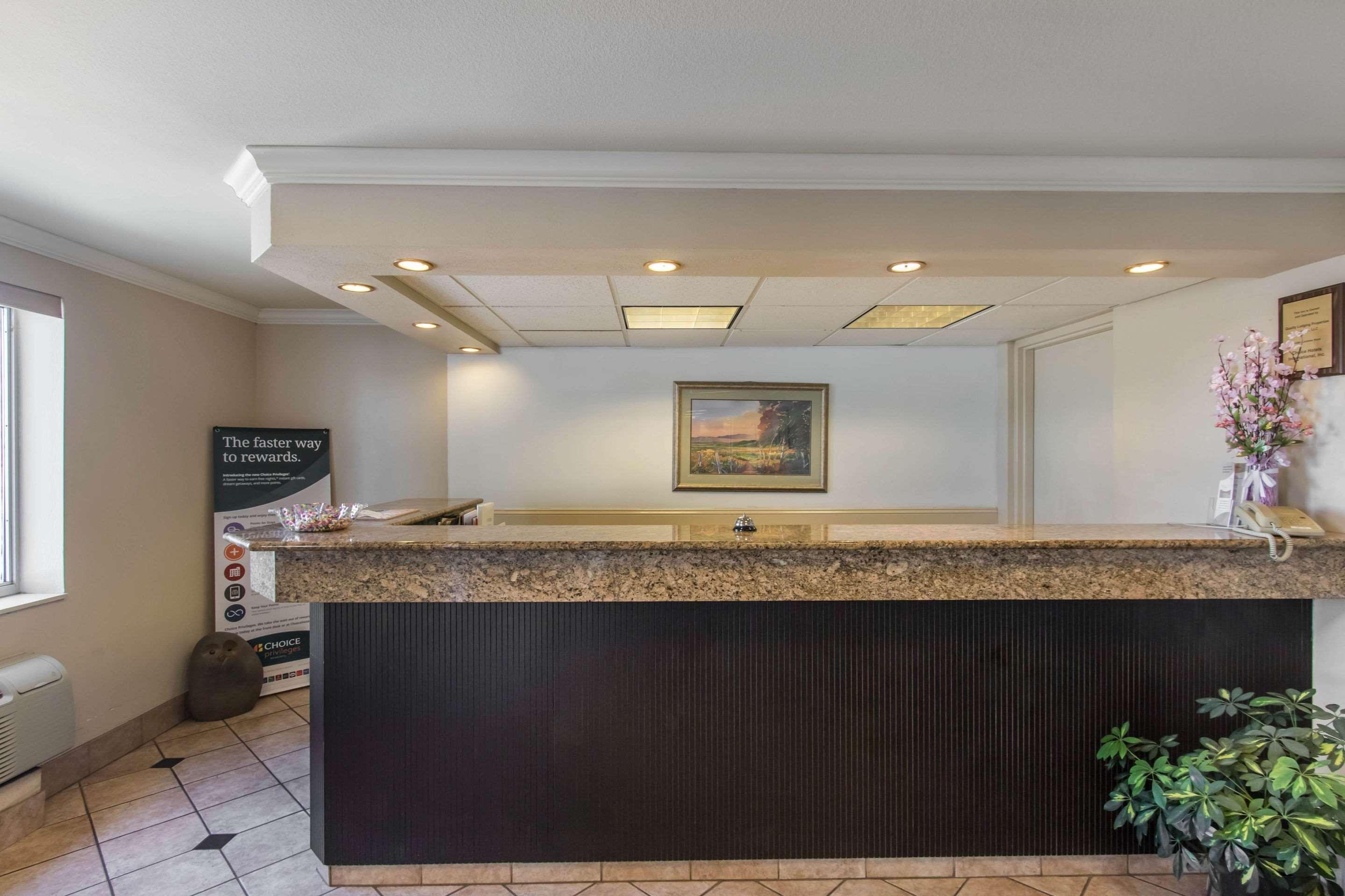 Econo Lodge Inn & Suites Джоплин Экстерьер фото