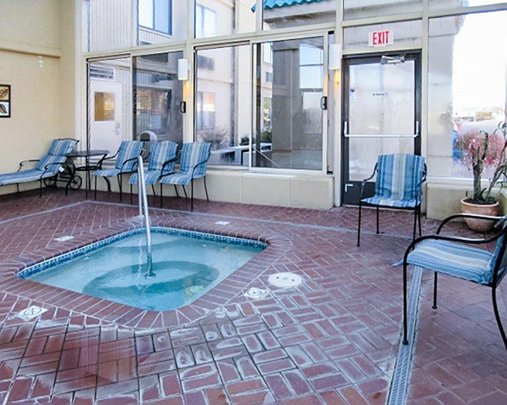 Econo Lodge Inn & Suites Джоплин Экстерьер фото