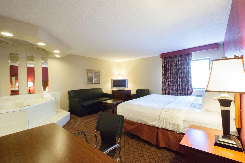 Econo Lodge Inn & Suites Джоплин Экстерьер фото